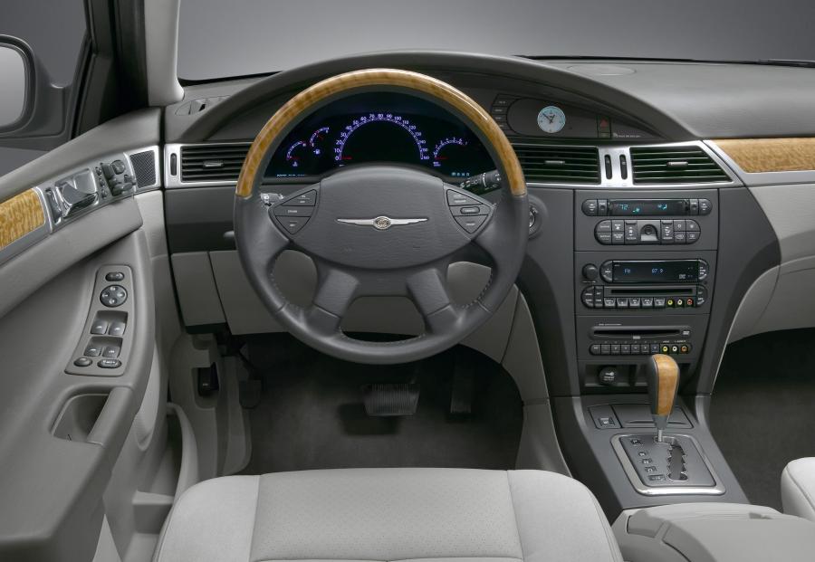 Торпедо Chrysler Pacifica (CS) 2007 года  (фото 14 из 24)